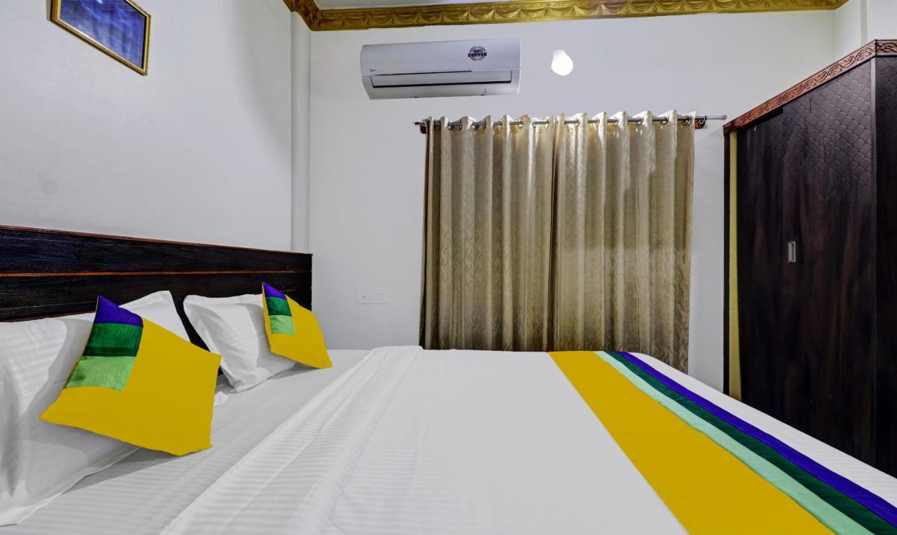 Lee Comfort Kushālnagar Buitenkant foto