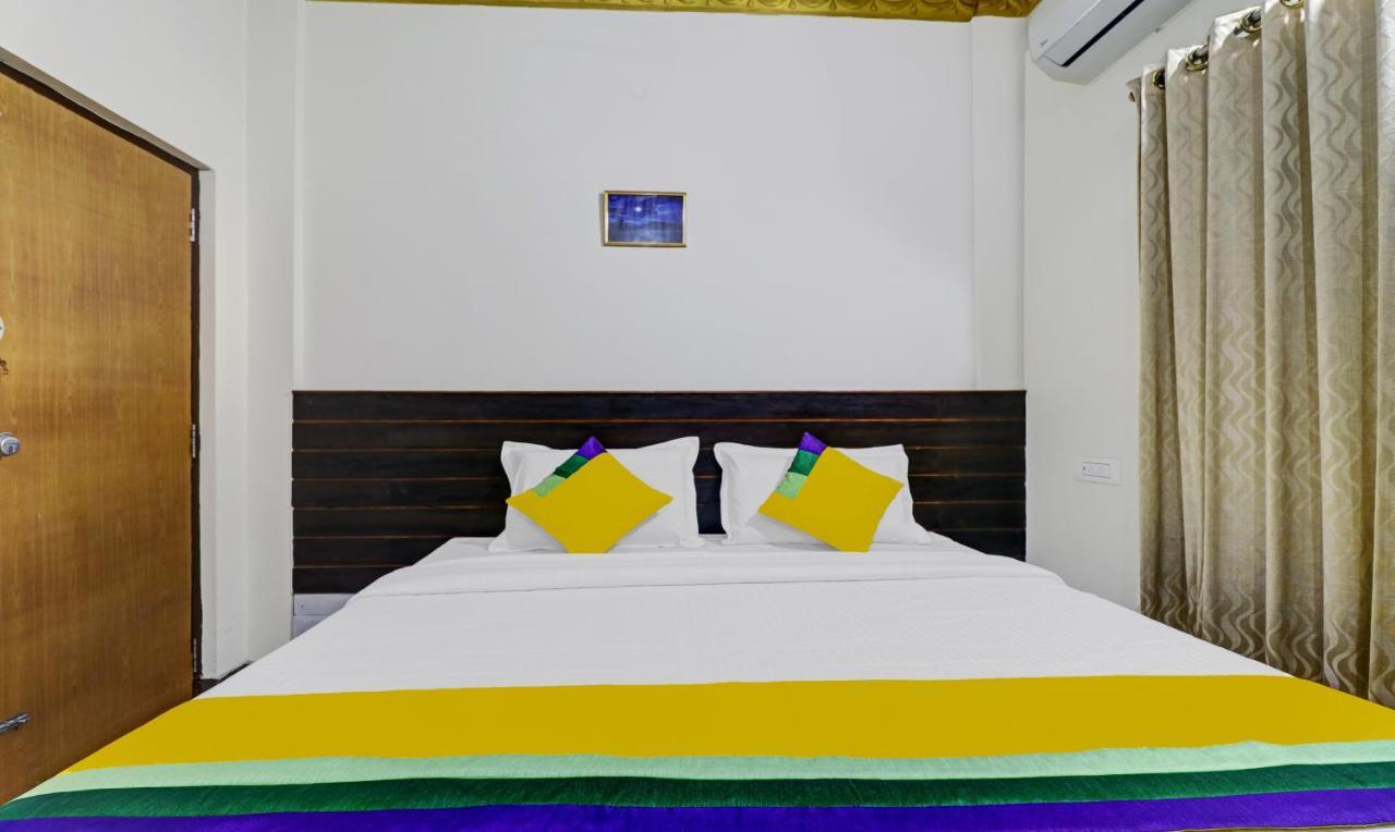 Lee Comfort Kushālnagar Buitenkant foto