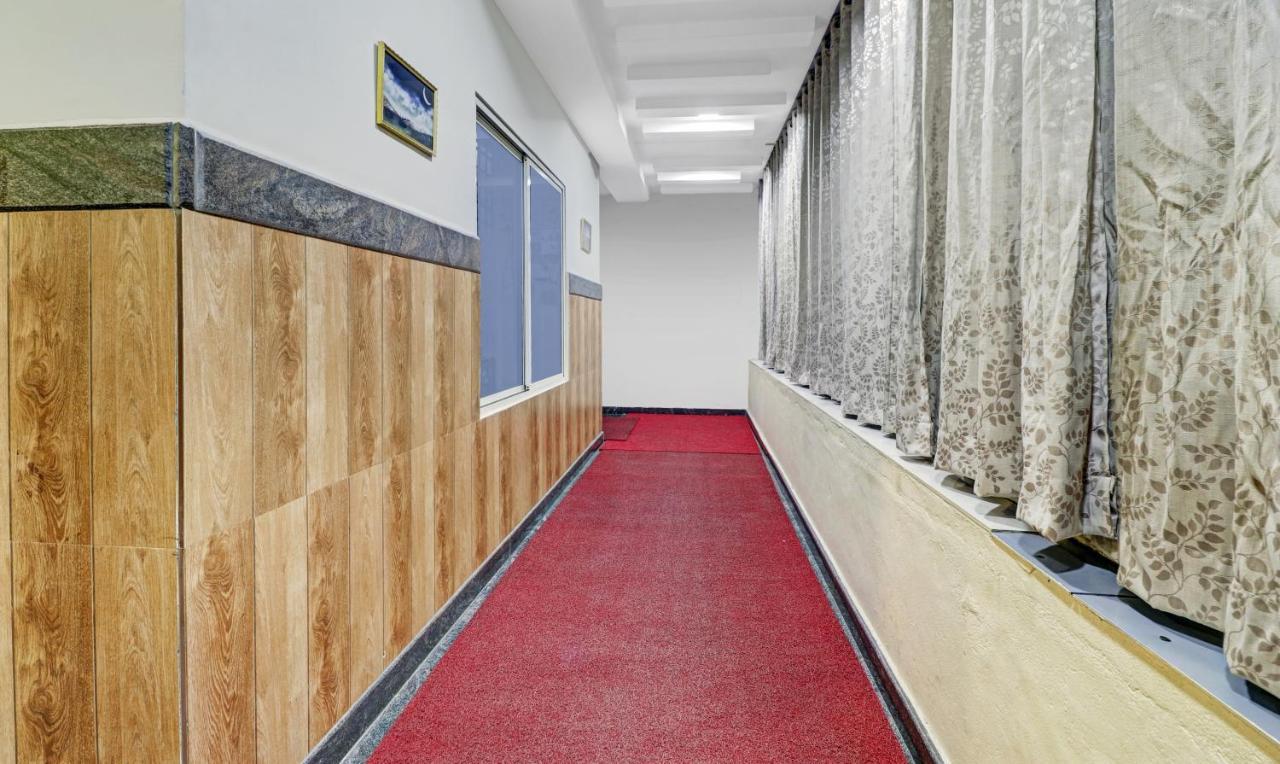 Lee Comfort Kushālnagar Buitenkant foto